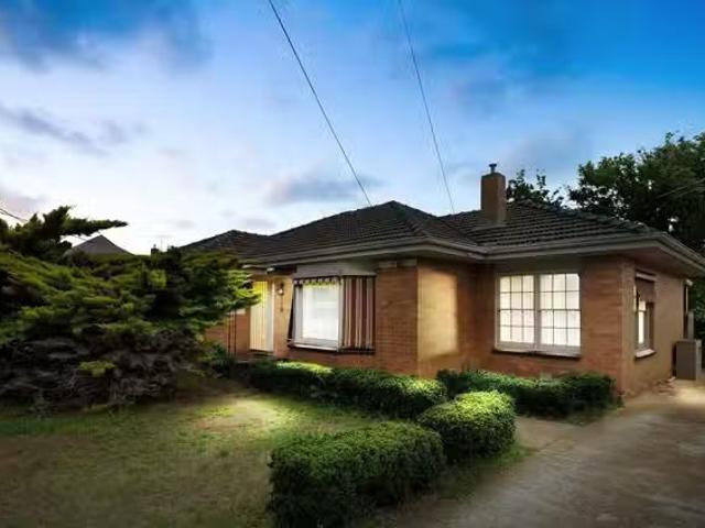 Deal! 3 BR 23 Wattle Avenue, Werribee, VIC 3030