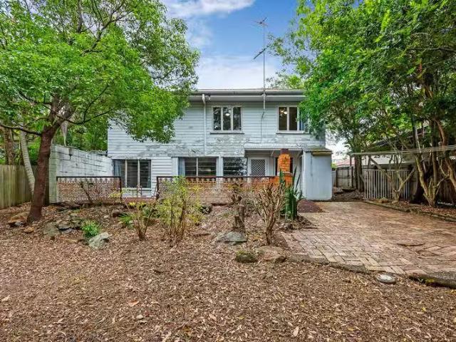 Deal! 3 BR 23 Barmore Street, TARRAGINDI, QLD 4121 House for.