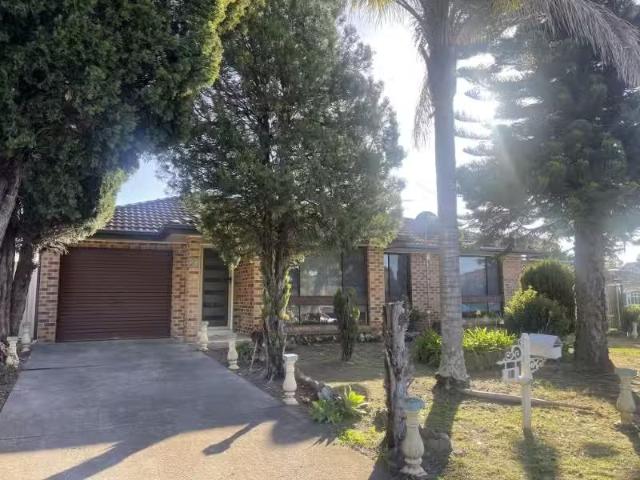 Charming 3 BR 23 Marcellus Place, Rosemeadow House for rent L.