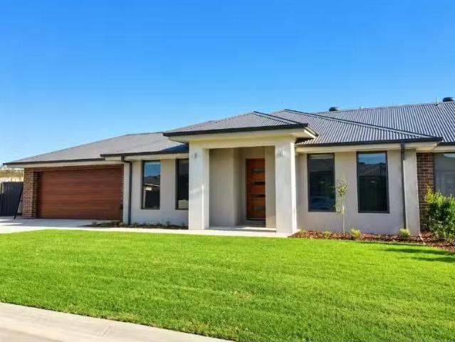 Nice 3 BR 23 Stockyard Way, Thurgoona Townhouse for rent List.