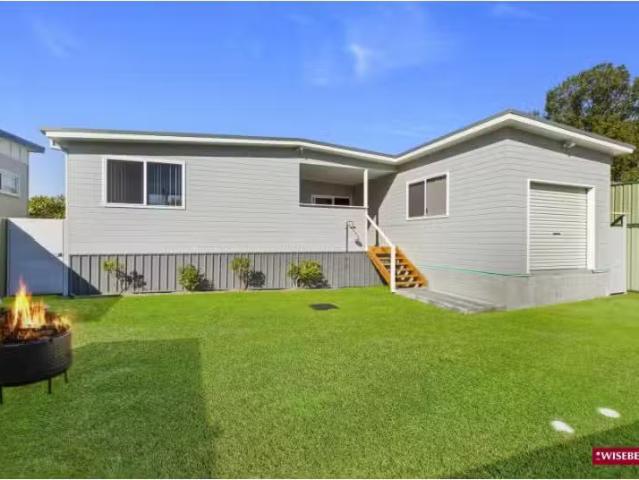 Deal! 3 BR 23a Rothwell Street, Woy Woy House for rent Listed.