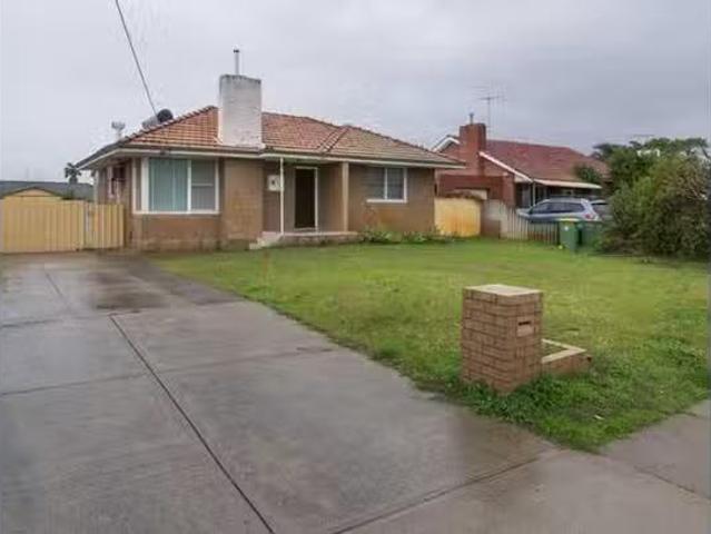 Cozy 3 BR 206 Gabriel Street, Cloverdale, WA 6105