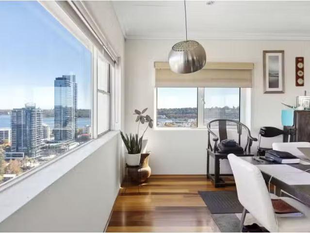 Unique 3 BR 20/9 Parker Street, SOUTH PERTH Apartment for rent.