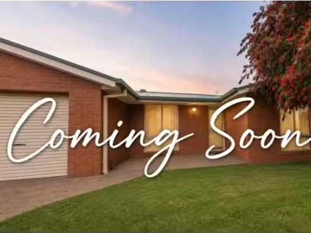 New 3 BR 2/122 Larmer St, Narrandera Apartment for rent Liste.