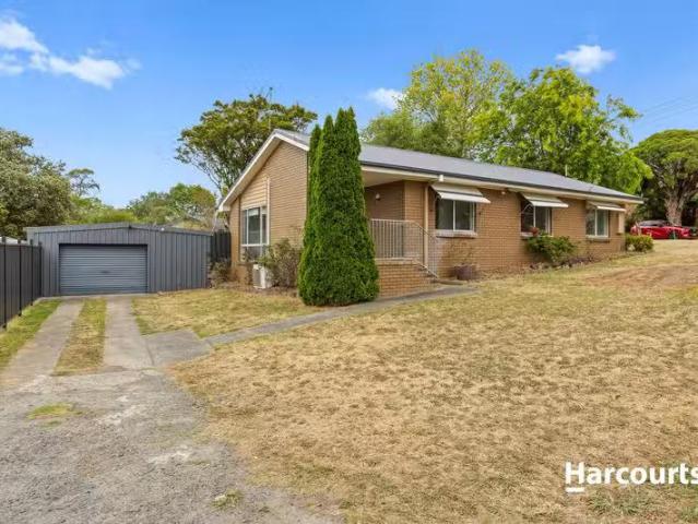 Unique 3 BR 21 Biram Drive, Warragul, VIC 3820 House for Rent