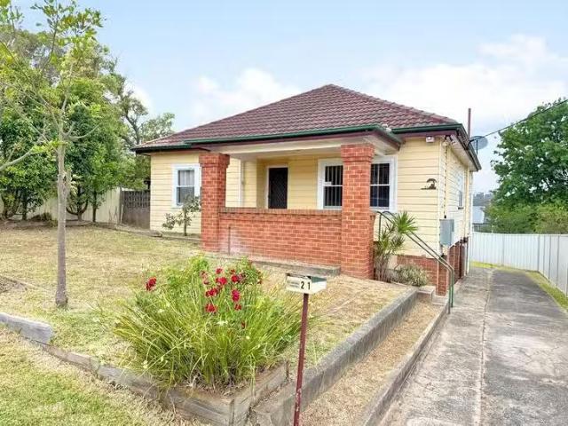For Rent! 3 BR 21 Mary Street, Jesmond, NSW 2299