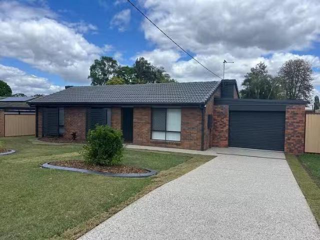 Nice 3 BR 21 Peverell Street, Hillcrest, QLD 4118