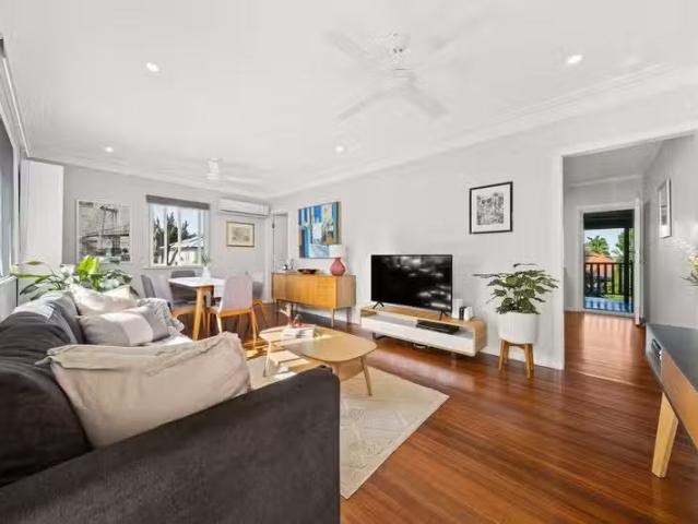 For Rent! 3 BR 21 Southwell Street, MOOROOKA, QLD 4105 House.