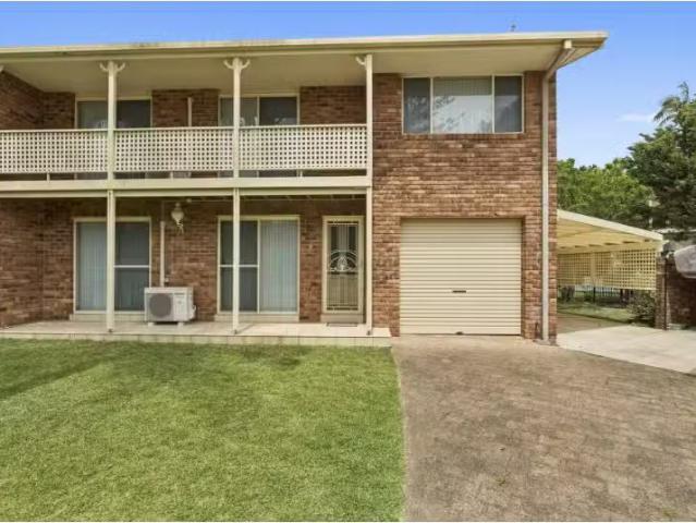 Cheap 3 BR 2/24 Links Avenue, Korora Townhouse for rent Liste.
