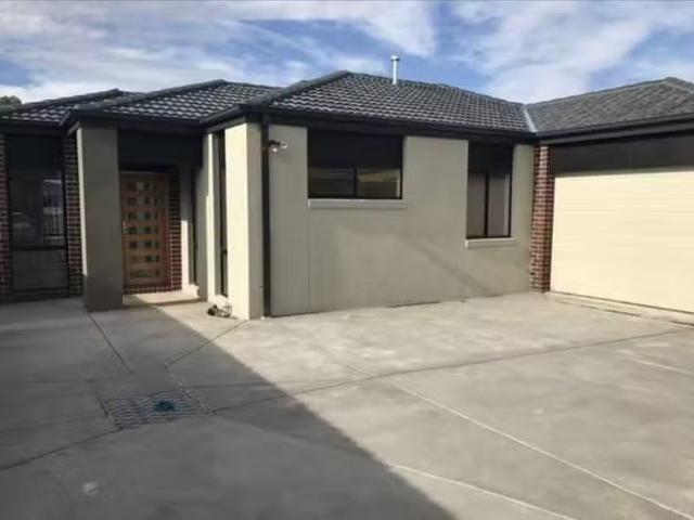 New 3 BR 2/304 Princes Highway, Narre Warren, VIC 3805 Unit.