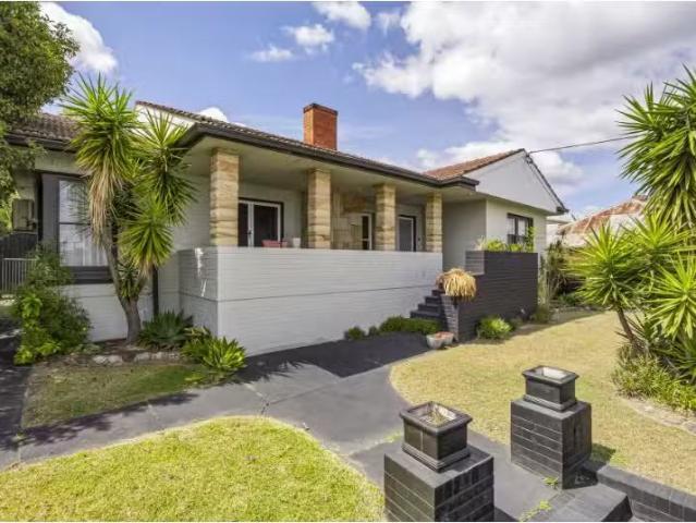 For Rent! 3 BR 235 Maitland Road, Cessnock House for rent Lis.