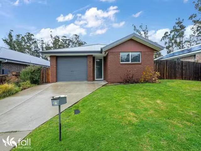 Cheap 3 BR 27 Turquoise Way, Kingston, TAS 7050