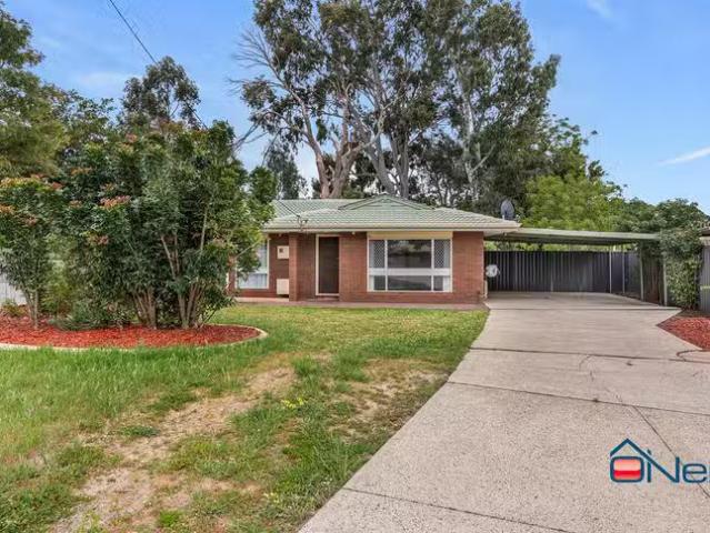 Nice 3 BR 27 Kidbroke Place, Kelmscott, WA 6111
