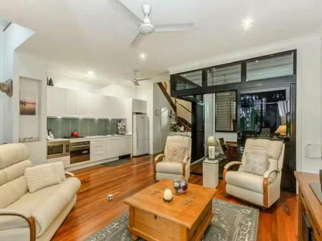Charming 3 BR 27 Paddington Terrace, Douglas, QLD 4814