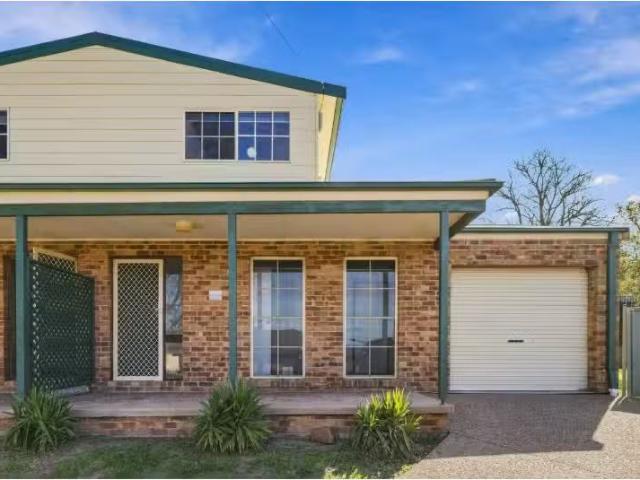 Cheap 3 BR 2/43B Margherita Avenue, Bateau Bay Townhouse for r.