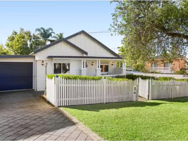 Rental! 3 BR 24 Wharf Road, Kogarah Bay House for rent Listed.