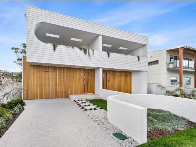 Cheap 3 BR 24a Kulgoa Rd, Woonona House for rent Listed by Ja.