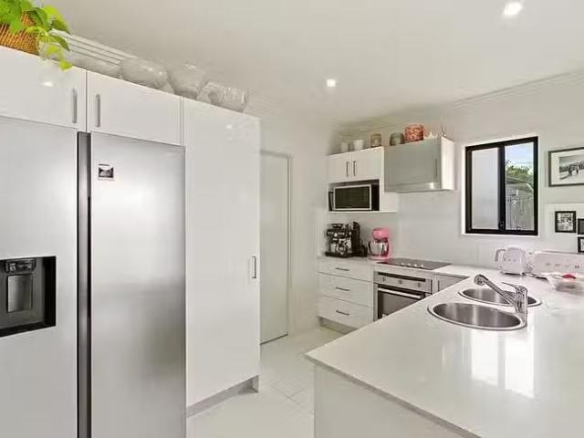 Cozy 3 BR 2/57 Hodgson Street, Zillmere, QLD 4034