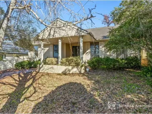 Unique 3 BR 261 Desmond Street, Lavington House for rent List.