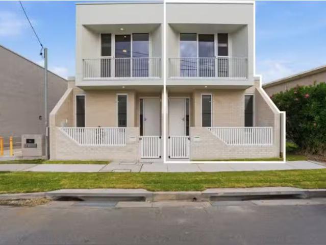 Unique 3 BR 26 Railway St, Merewether House for rent Listed b.