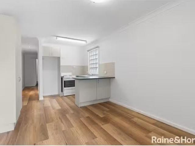 Just in! 3 BR 293A High Street, MAITLAND Apartment for rent L.