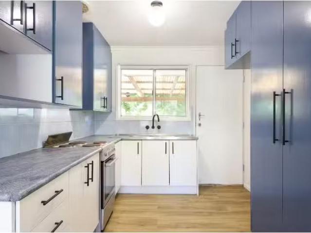 Charming 3 BR 29 Lowry Street, SLACKS CREEK House for rent Li.