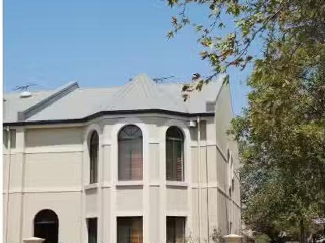Rental! 3 BR 2 Bagshaw Way, MILE END Townhouse for rent Liste.