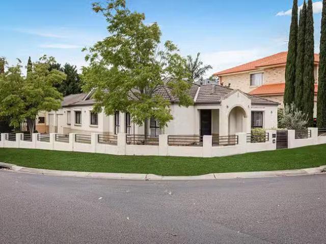 Just in! 3 BR 2 Ferraro Crescent, West Hoxton, NSW 2171