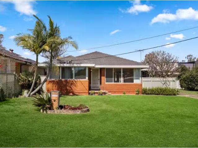Rental! 3 BR 2 Lurnea Avenue, Georges Hall House for rent Lis.