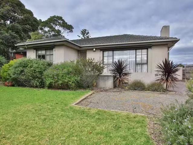 Cozy 3 BR 2 Wallace Way, Mooroolbark, VIC 3138