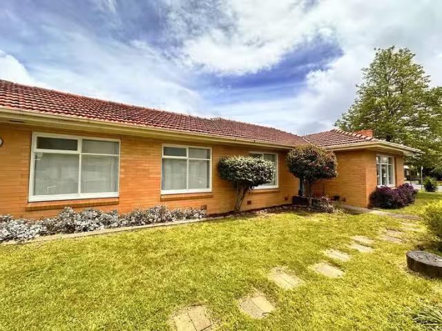 Cozy 3 BR 33 Cuthberts Road, Alfredton, VIC 3350