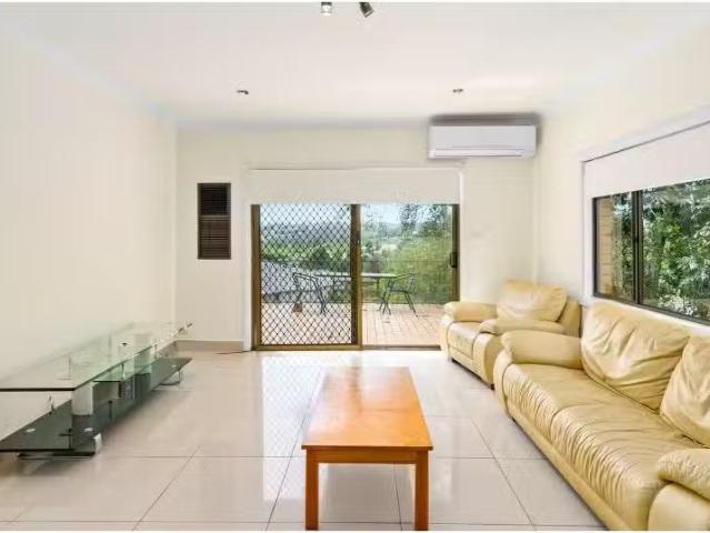 Deal! 3 BR 300 Old Northern Road, Castle Hill House for rent.