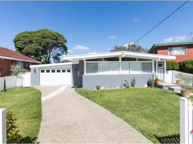 Unique 3 BR 30 Johnston Avenue, Kirrawee House for rent Liste.