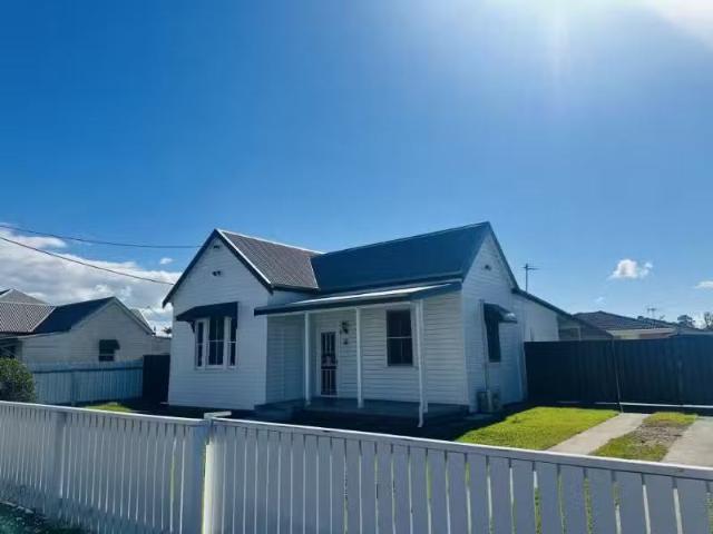 Unique 3 BR 30 Johnston Street, CASINO House for rent Listed.