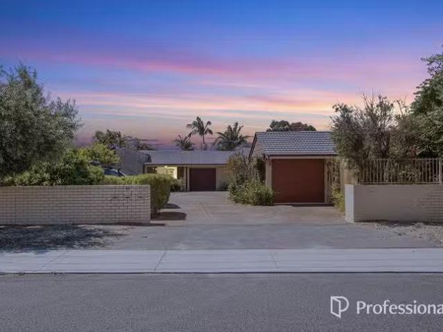 For Rent! 3 BR 3/12 Chedworth Way, Eden Hill, WA 6054