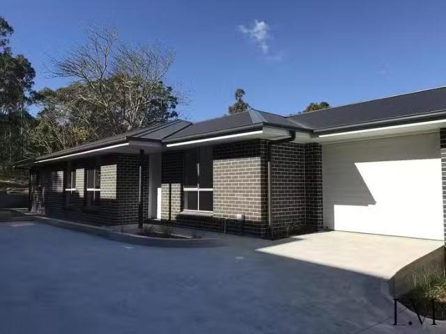 Nice 3 BR 3/154 Croudace Road, Elermore Vale, NSW 2287