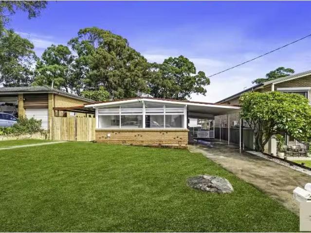 Unique 3 BR 31 Angle Road, LEUMEAH House for rent Listed by T.