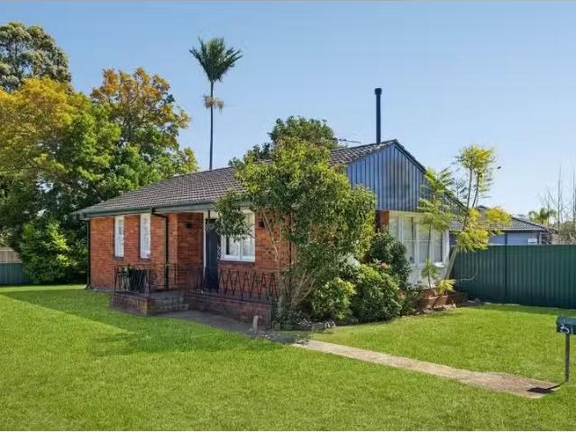 Cozy 3 BR 31 Hargrave Street, LEUMEAH House for rent Listed b.