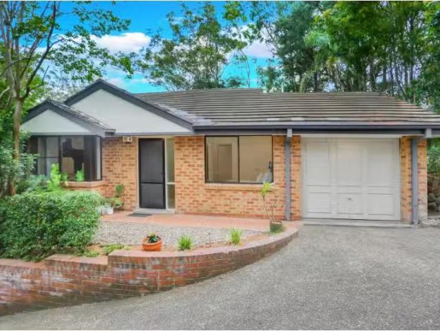 Nice 3 BR 3/29 Pomona Street, Pennant Hills Apartment for rent.
