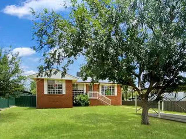 Just in! 3 BR 32 Old Gunnedah Road, Narrabri, NSW 2390