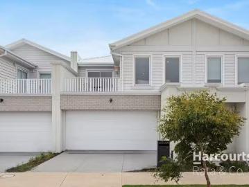 New 3 BR 32 Queensborough Road, Kalkallo, VIC 3064 Townhouse.
