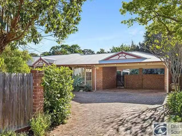 Cheap 3 BR 37A Yeovil Crescent, Bicton, WA 6157