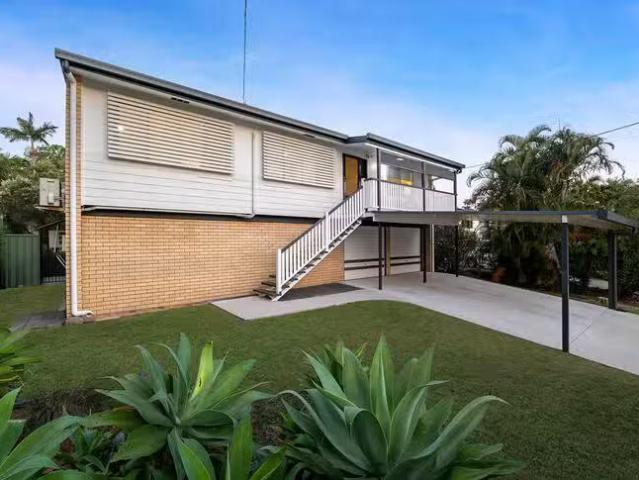 Nice 3 BR 35 Dunbil Avenue, Ferny Hills, QLD 4055