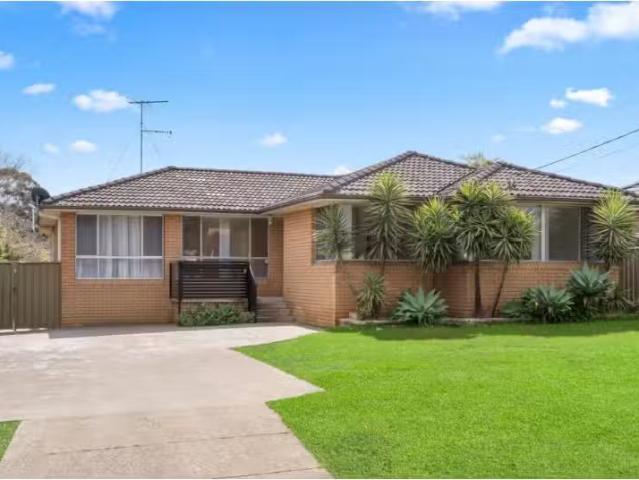 Deal! 3 BR 35 Duffy St, MERRYLANDS WEST House for rent Listed.