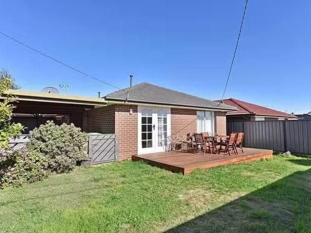 Charming 3 BR 35 Kenny Street, Westmeadows, VIC 3049