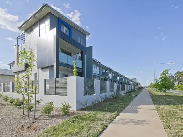 Cheap 3 BR 38/1 Gifford Street, Coombs, ACT 2611