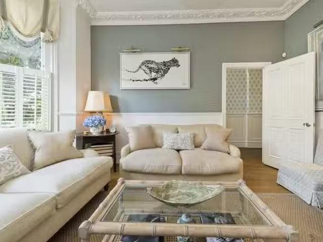 Charming 3 BR 3 rooms apartment in Battersea