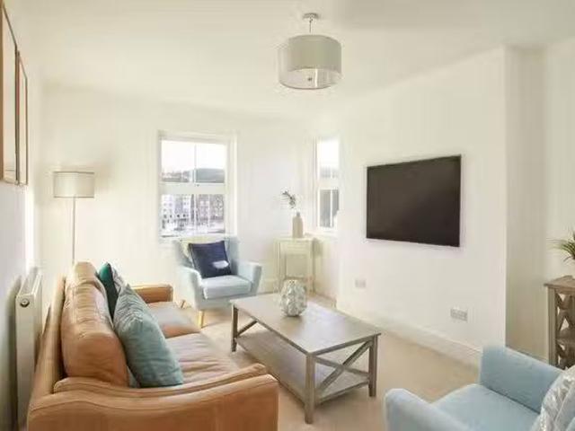 Cheap 3 BR Waterstead Lane