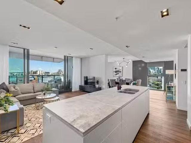 Unique 3 BR Alfred Street