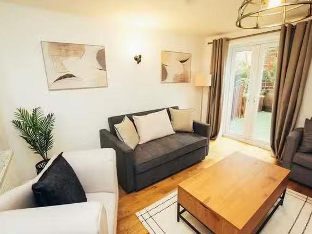 Cheap 3 BR Buckland Close